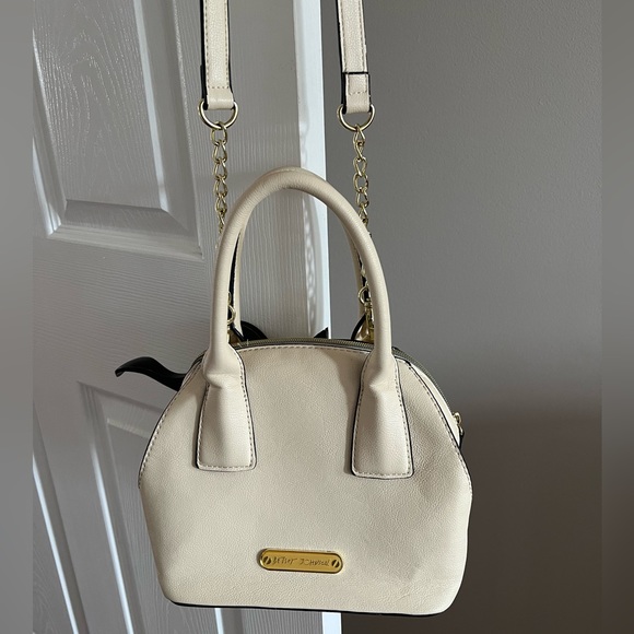 Betsey Johnson White Purse with Shoulder Strap - Picture 2 of 5
